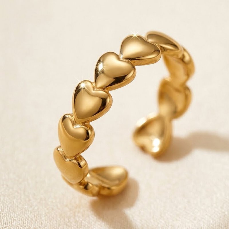 Ceylin – Adjustable Ring with Hearts – Gold-colored