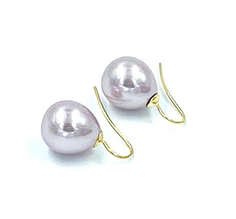 Pearl earrings classic in the color pink