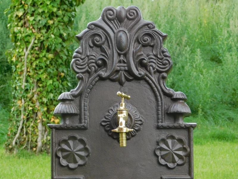 Elegante fontein – met messing kraan – aluminium – donkerbruin