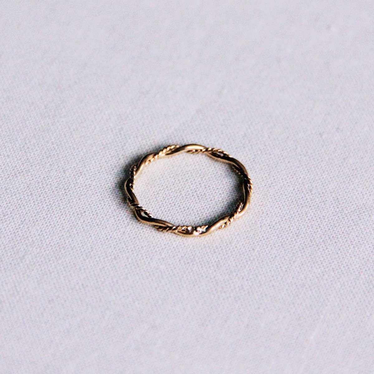 Minimalistischer aus Edelstahl geflochtener Ring - Gold