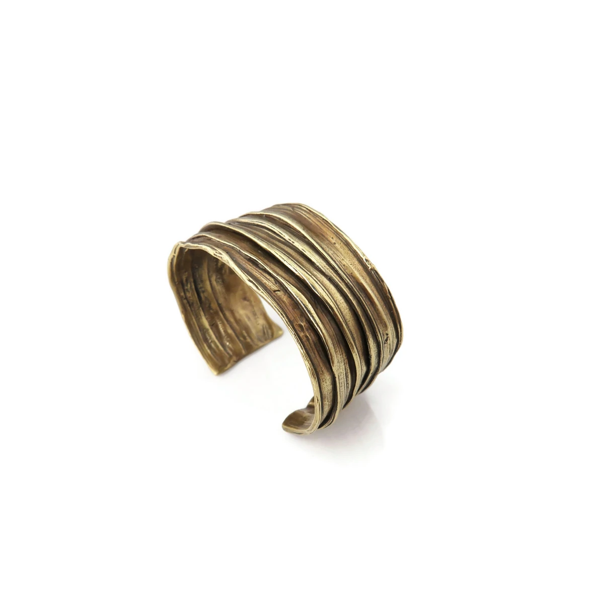 Brazalete ancho de bronce patinado – Escultural