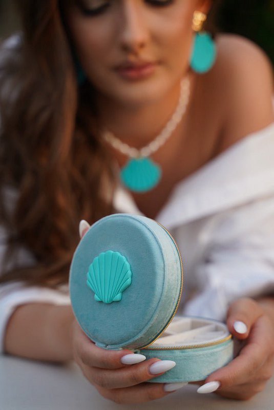 Blue travel jewels with turquoise shell