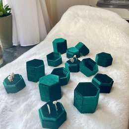 Emerald green-2 rings