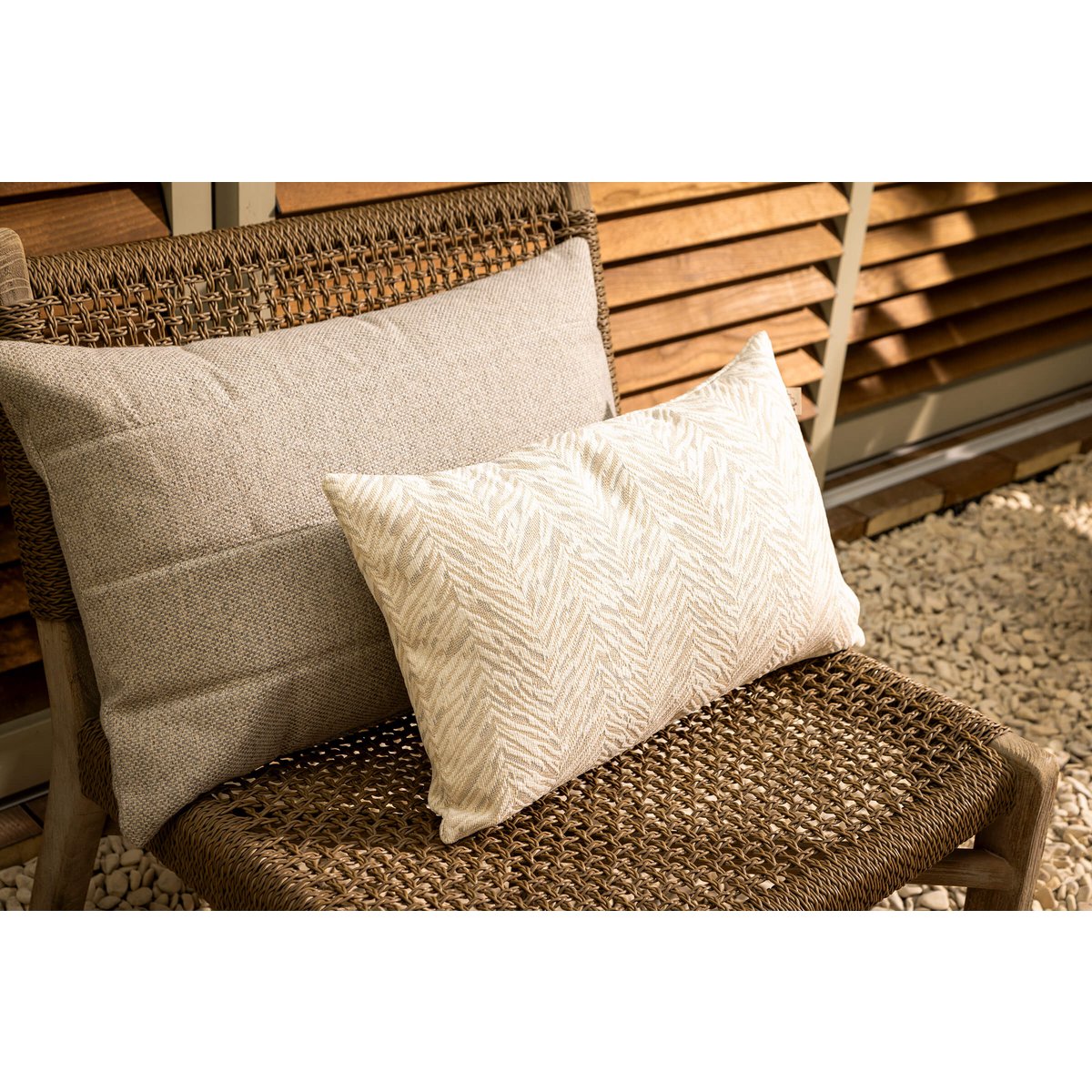 Dutch Decor AUGUSTA - Outdoor cushion 30x50 cm - Marshmallow - White and beige