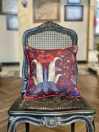 Pillowcase Deco | Red drama