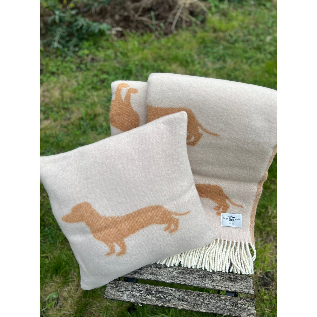 Dachshund / Teckel -pude + inde i puden