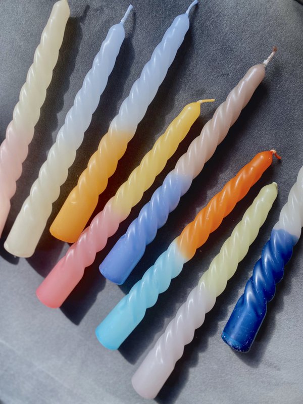 4 Twisted Dip Dye Spitzkerzen – Blossoming Fields – 4er-Set