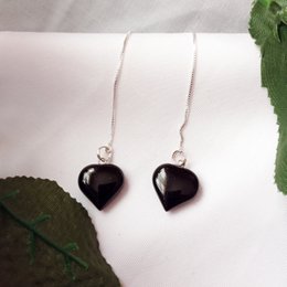 Boucles d'oreilles Onyx Heart Threader, Boucles d'oreilles en argent sterling | par nlanlaVictory