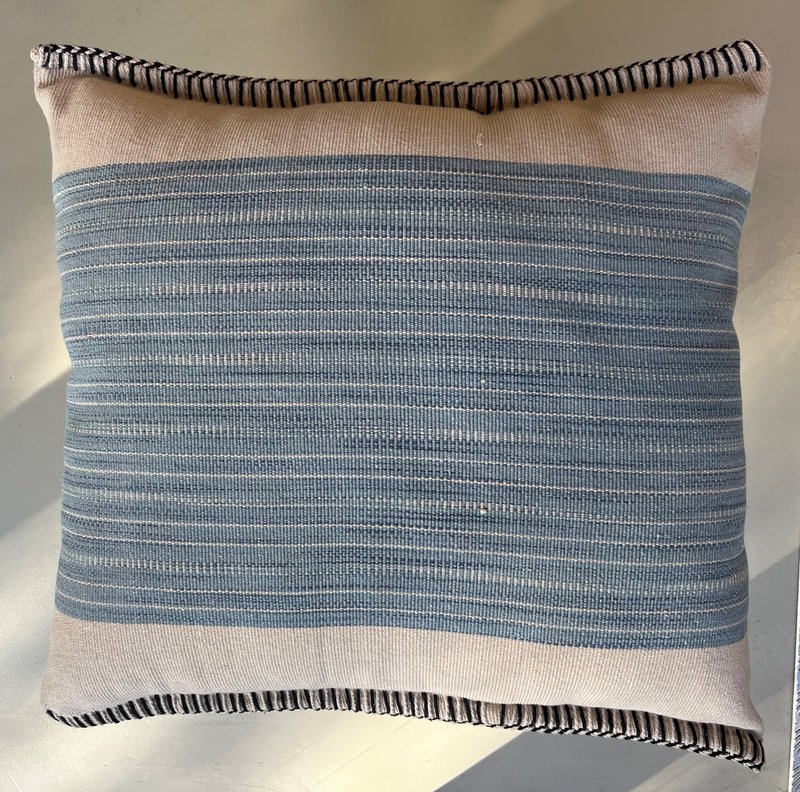 Cushion Azure - Lyseblå creme