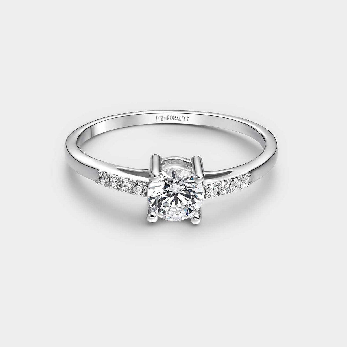 Anello in argento con zirconi bianchi quadrati