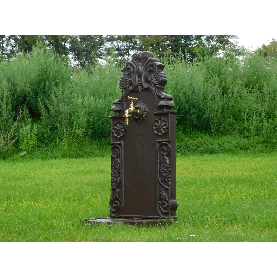 Eleganter Brunnen – mit Messinghahn – Aluminium – Dunkelbraun