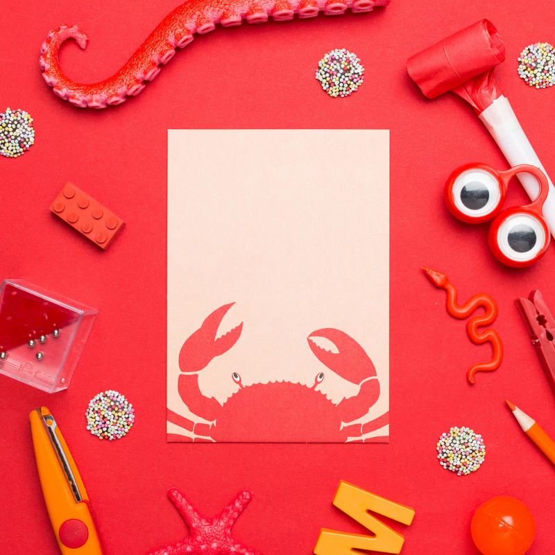 Ansichtkaart "Krab" koraalrood - houtpulpkarton