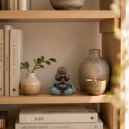 Statue Mini Bouddha Rieur Porte Bonheur – Décoration Zen et Feng Shui – Pour Créer une Ambiance Relaxante et Spirituelle – Idée Cadeau Originale