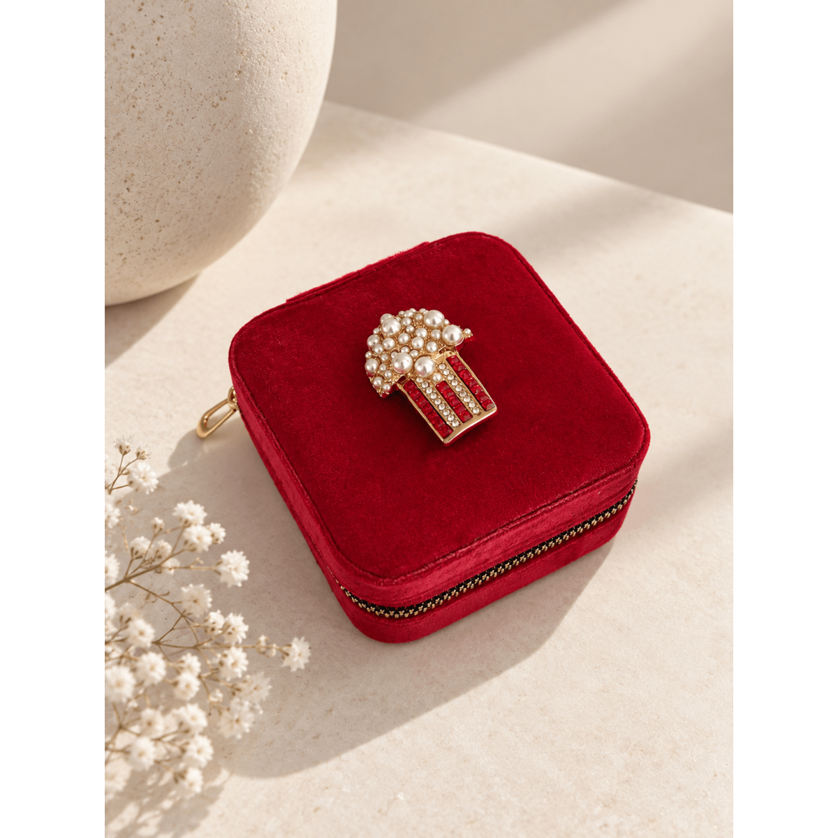 Popcorn - Velvet Jewelery Box with Jewel Brooch