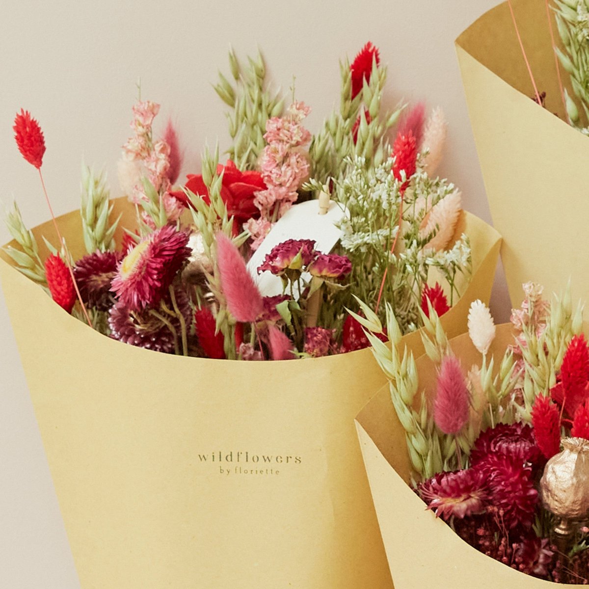 Getrocknete Blüten - Feldstrauß - roter Verschluss