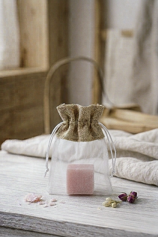 Giftbag made of organza and jute with string (10 pcs)