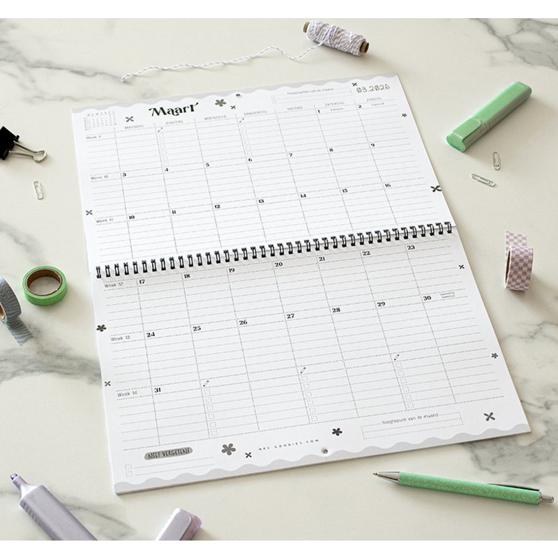 LUNA Family Planner 2025 // XL Monthly Calendar Family Planner Six Persons