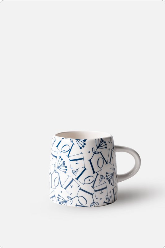 Taza de amor – pieza de cerámica única hecha a mano con un corazón