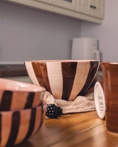 Keramik-Salatschüssel 21 cm – Braun und Rosa / Schokolade