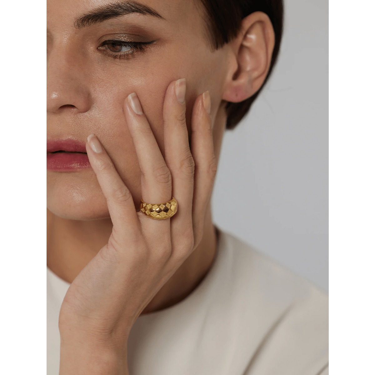 Mirabelle - Karo Dome Ring und Band