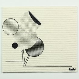 A sponge cloth with a tree-like design featuring 5 crowns, suitable for cleaning purposes.