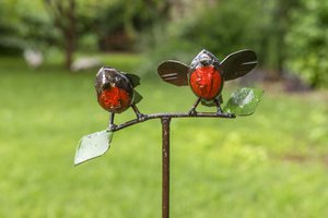 Zimba-Arts METAL COUPLE BABY ROBIN ON STICK LEAVES