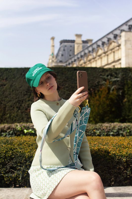 Laccetto reversibile per telefono "Il portagioie verde"