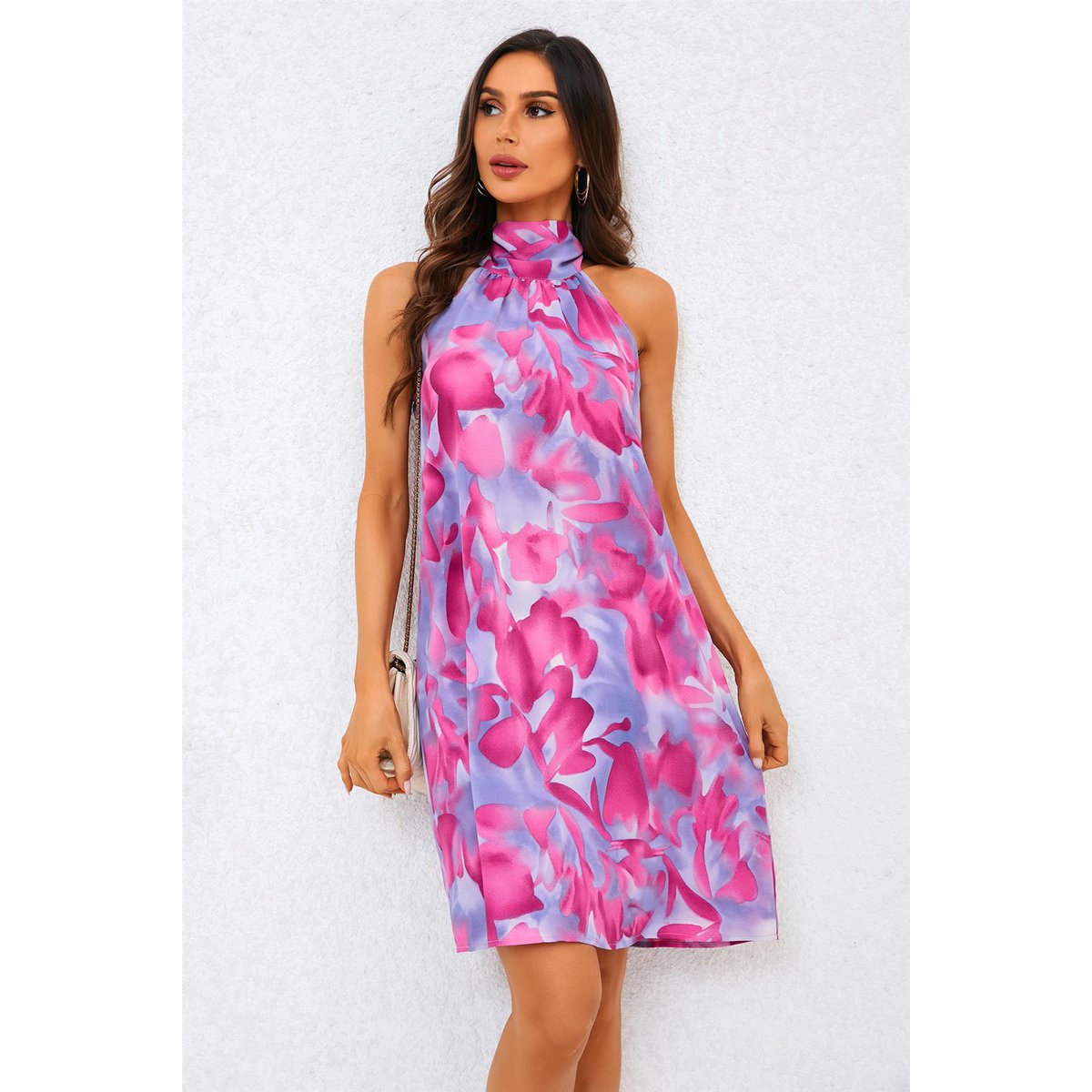 Abstracto estampado floral halter cuello corbata mini vestido en rosa