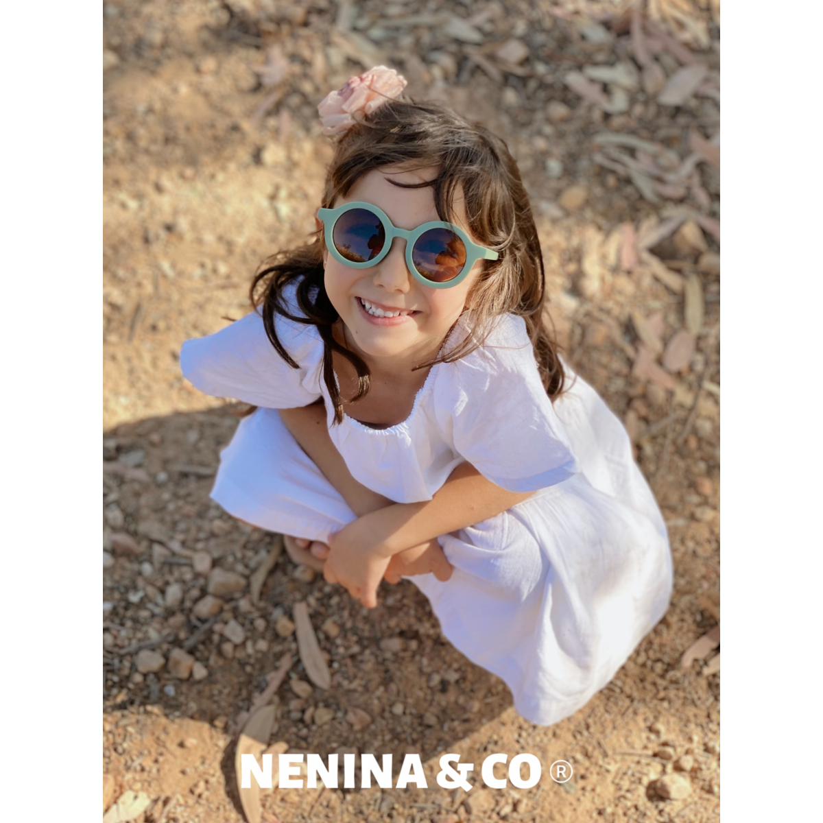 Nachhaltige grüne Baby-Sonnenbrille Nenina & Co