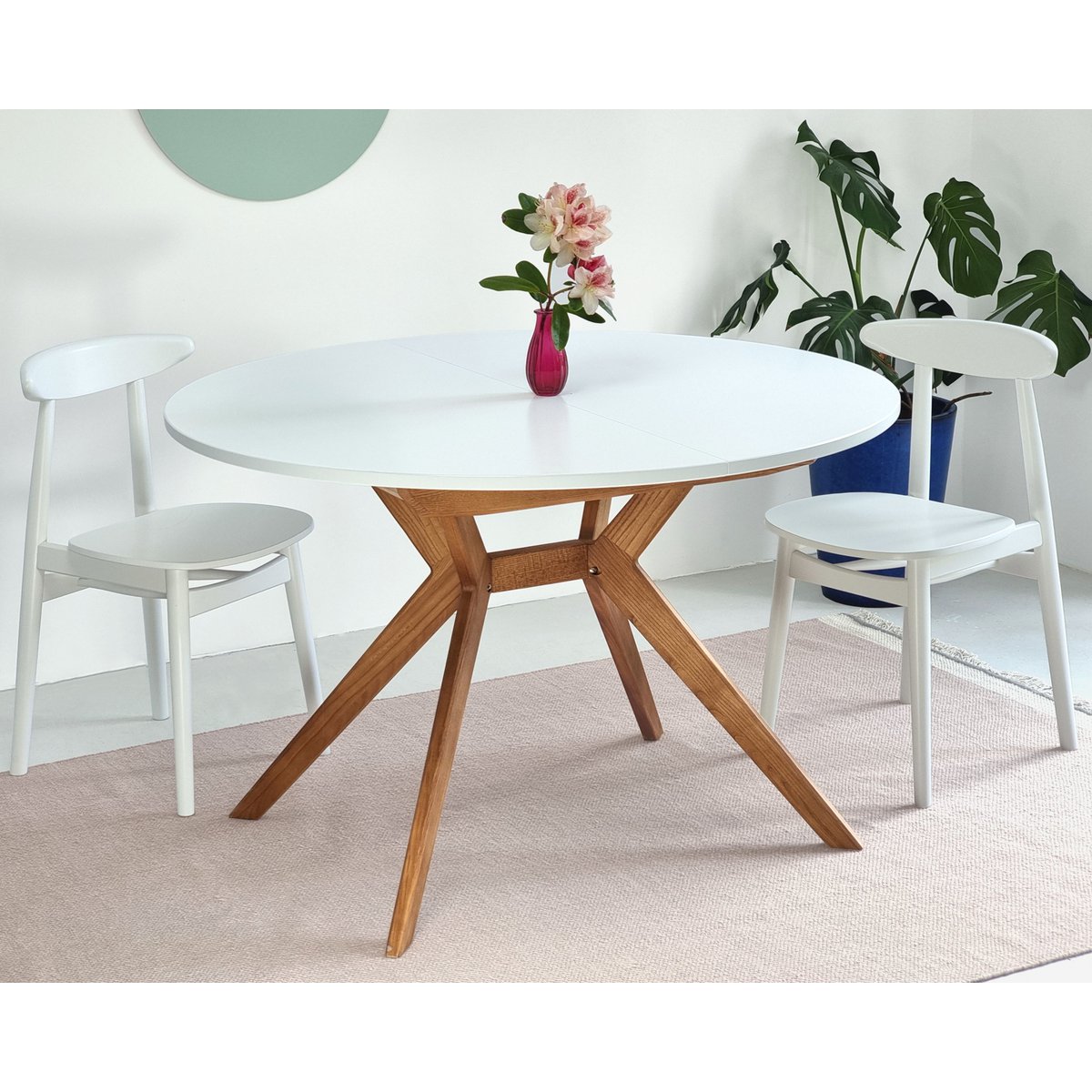 Round extendable dining table Biju