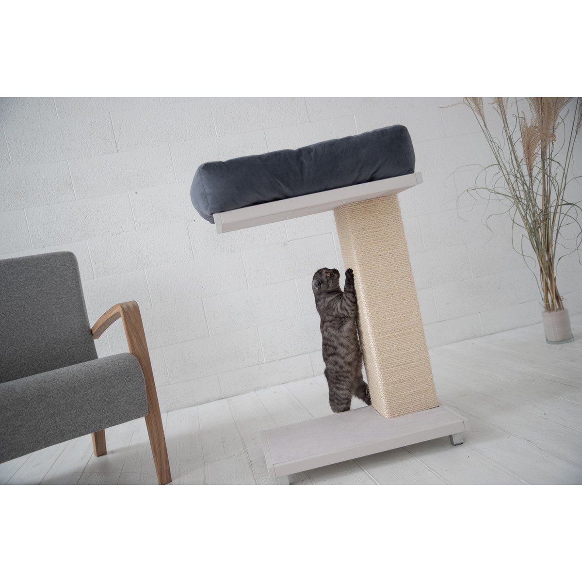 KARKLAS - modern scraching & sleeping post