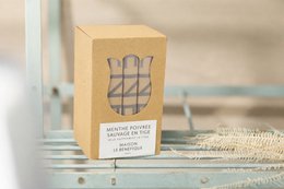  "Peppermint tea, 12 stems, natural dried herbs, wooden box packaging, fresh green leaves, herbal infusion"