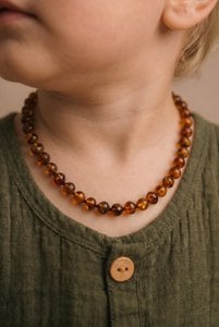 Baby/Kind – Bernsteinkette – runde Perlen – 33 cm – Cognac
