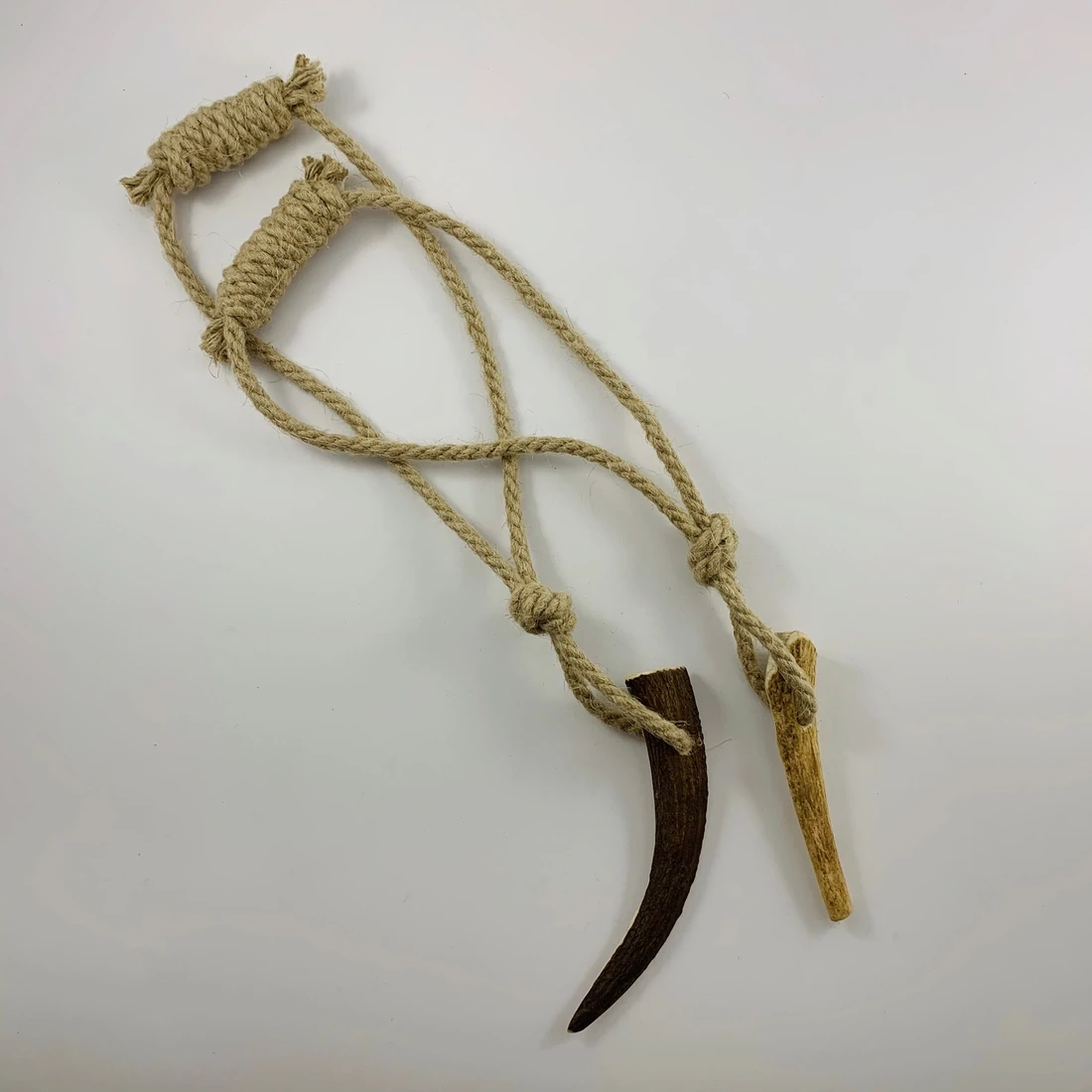 Juguete para perros con cuerda de cáñamo y astas - Talla S