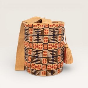 Geometric crossbody L | Almond