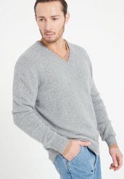 Light gray 4-thread cashmere V-neck sweater for men. Available in sizes S, M, L, XL, 2XL.