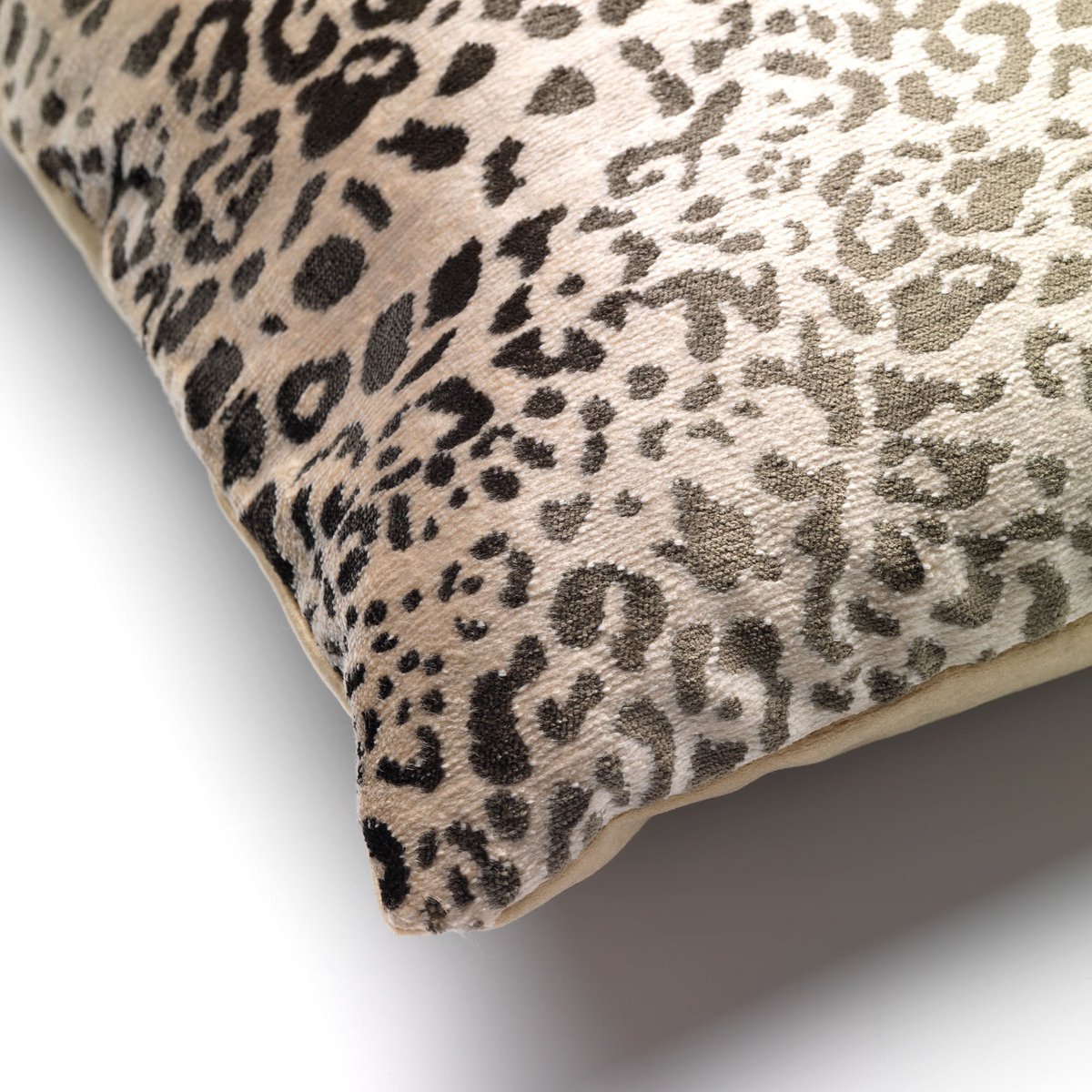LEONELLE | Cushion | 45x45 cm Pumice Stone | Beige | Hoii | With luxury inner cushion