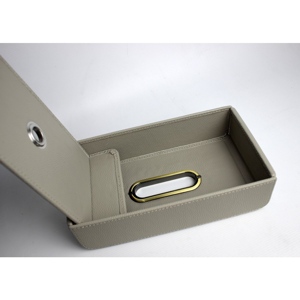 Tapping Box di stoffa in pelle sintetica grigio chiaro con apertura in ottone