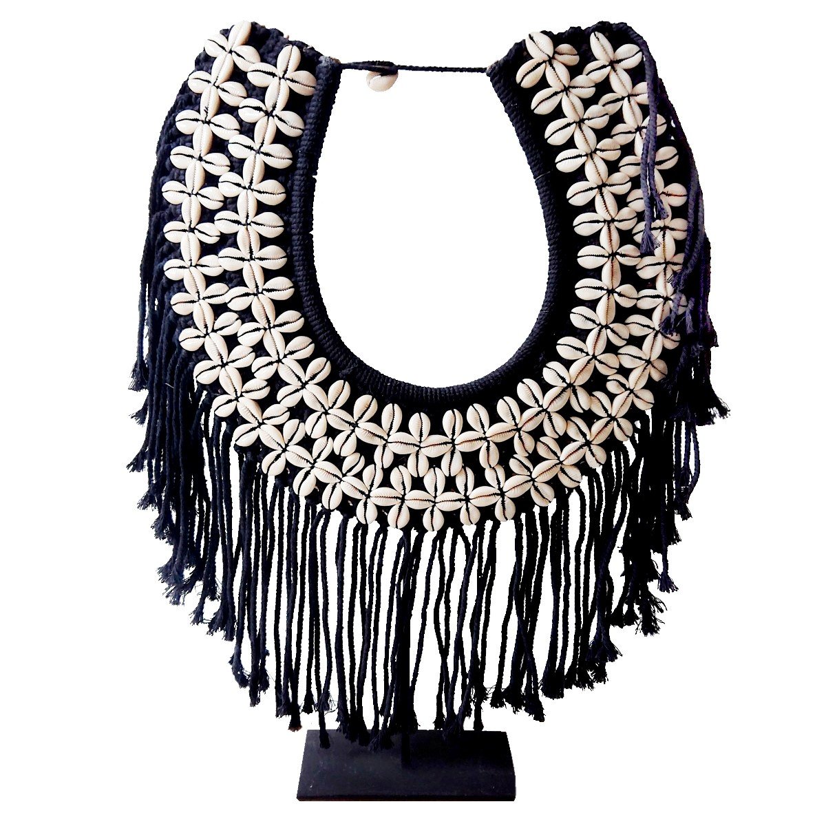 Decoratieve ketting in zwart macrame