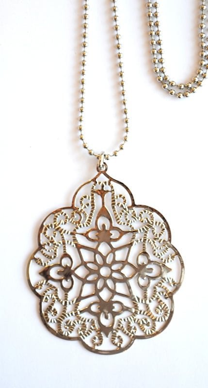 Halskæde med filigran ornament sølv