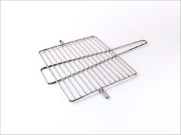 Stainless steel grill grate for Fuji barbecue, measuring 30 x 28 cm, durable and rust-resistant.