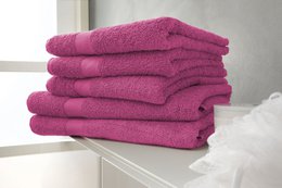 Fuchsia håndklæder i 100% bomuld