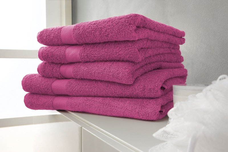 Fuchsia håndklæder i 100% bomuld