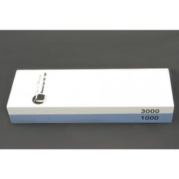 IZUMI ICHIAGO - 5-tlg. Santokumesser -Set "Professional Chef Knives" inkl..Bambus-Magnetmesserhalter und Wasserschleifstein