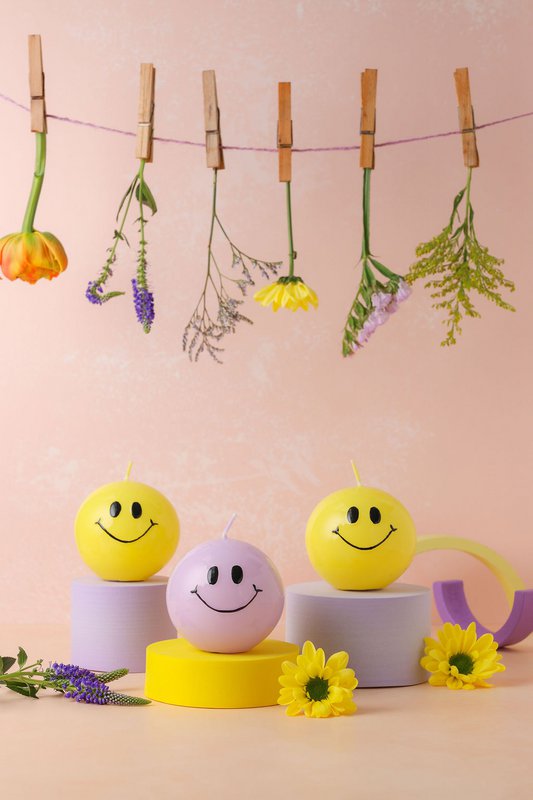Smiley Kaars – 7,5 cm – Heißes Gelb