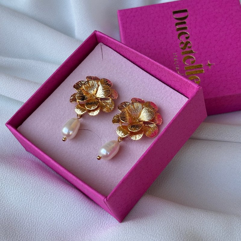 Orchidée - Flower Ear z 18 -karatową złotą rzeką Pearl