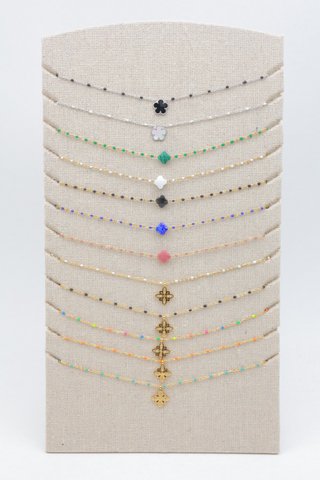 Set mit 12 bunten Halsketten aus Edelstahl