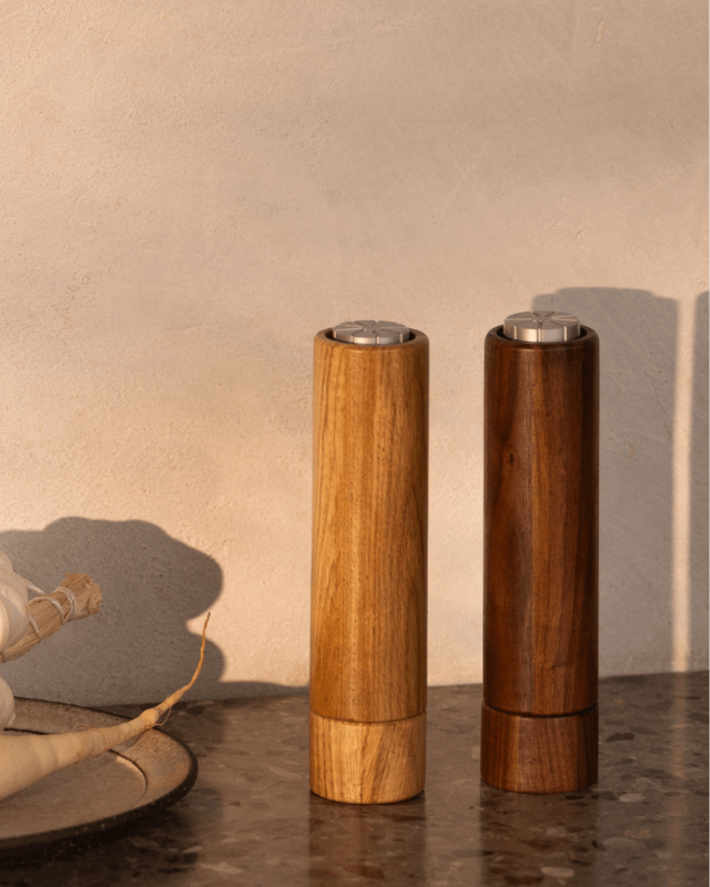 Salt & Pepper Grinders - UPSIDE DOWN - Oak / Walnut