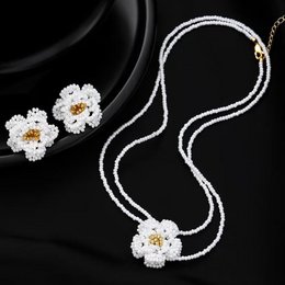 Handmade Daisy Beaded Necklace & Earrings Set