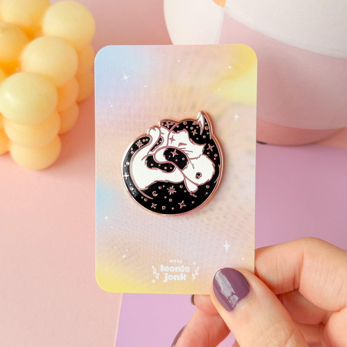Galaxy Kitty | Croissant Kat | Rosé vergulde kosmische Kitty | Harde emaille pin | Pin-broche
